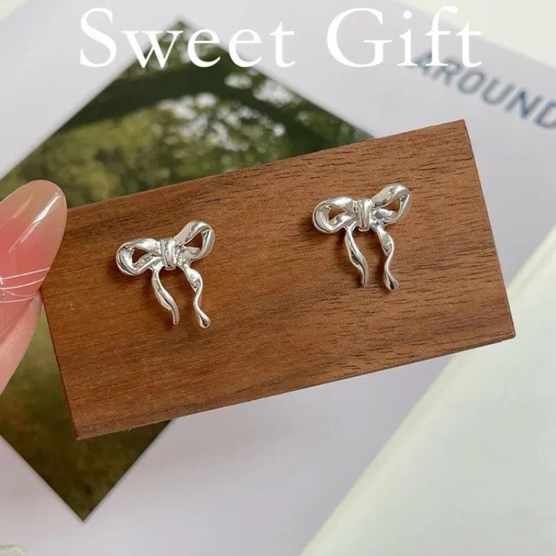 1 Paire Boucles d'Oreilles Puces Noeud Douces Mignonnes pour Femmes Corée Couleur Cuivre Boucles d'Oreilles Ruban Simples Minimalistes Piercing d'Oreille Cadeaux Zircon