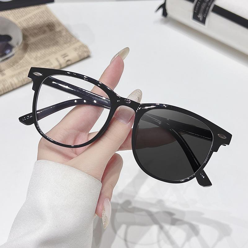 Photochromic Round Eyewear Transparent Computer Glasses Women Men Anti Blue Light Blocking Glasses Optical Spectacle Eyeglass