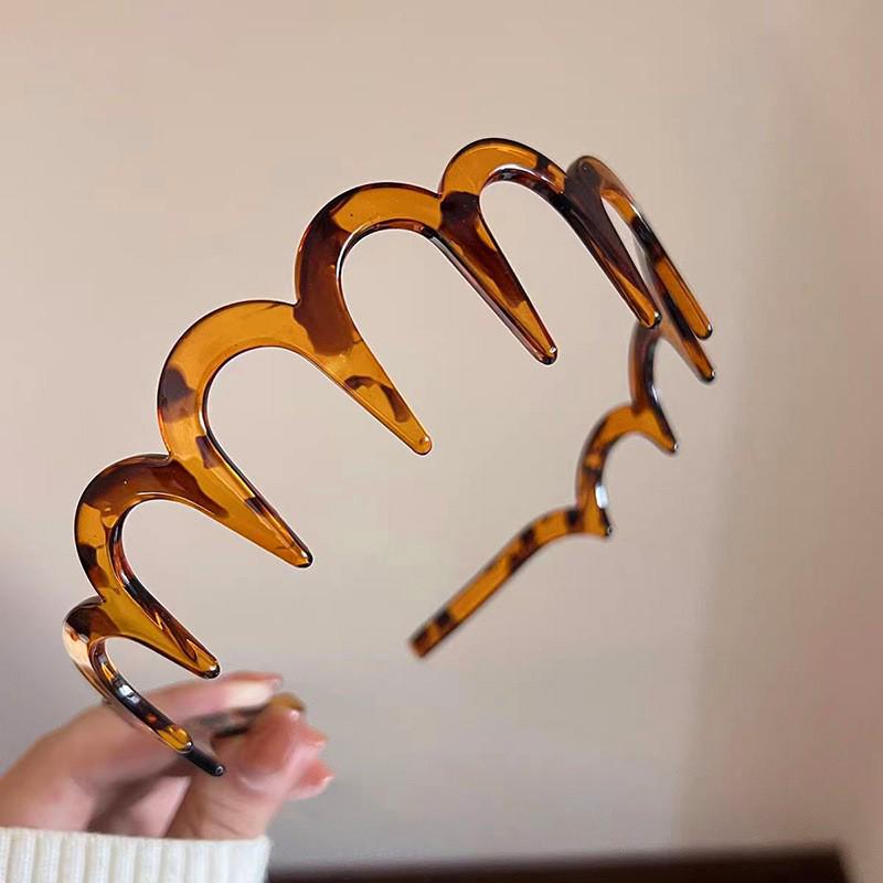 

Black Wavy Korean Plastic Headband with Long Teeth