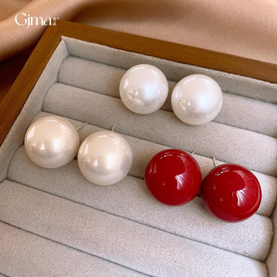 Retro Hong Kong style simple geometric round pearl stud earrings temperament earrings women