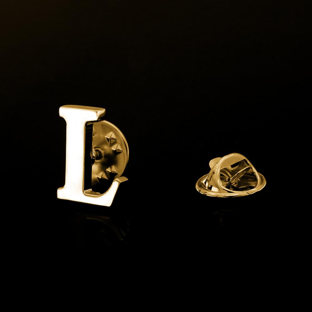 Quality Brass Initial A To Z 26 Letters Pin Golden Color Fashion English Symbol Design Men'S Suit Collar Lapel Brooch Pin