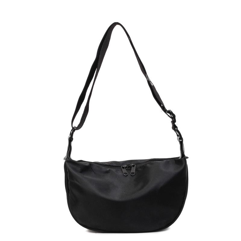 

Это одноплечевая сумка большой вместимости с уникальным, повседневным и спортивным дизайном для женщин. small чёрный