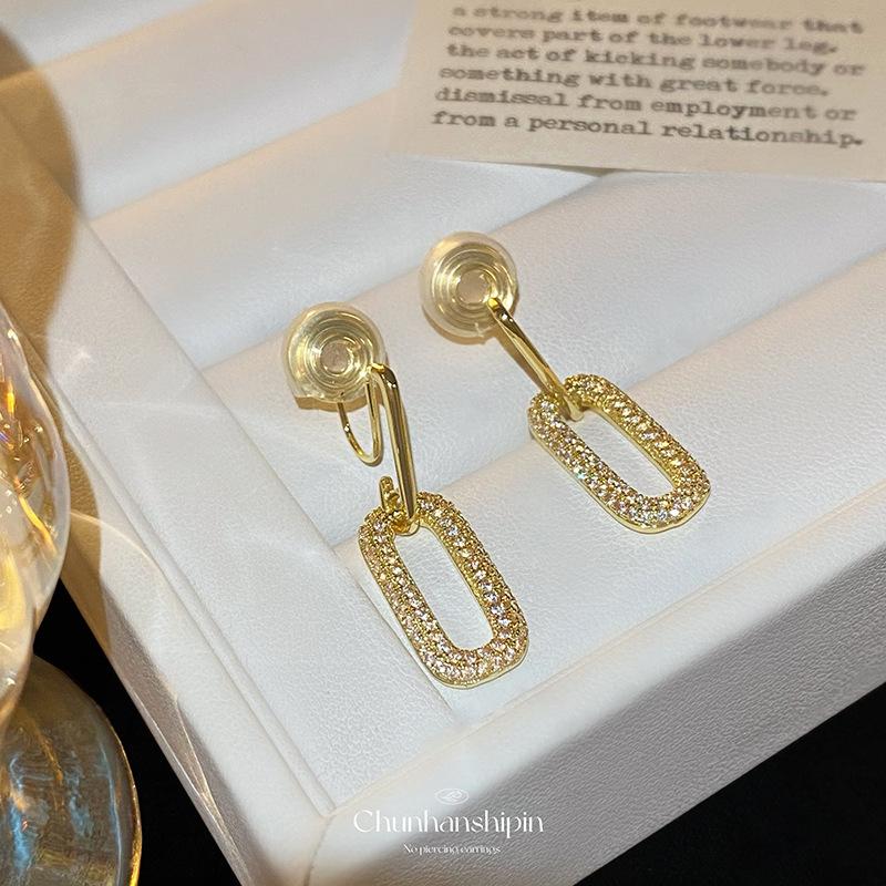 Gold geometric painless mosquito coil disc earrings fashion temperament super flash zircon earrings women's high-end ear clips without ear piercings