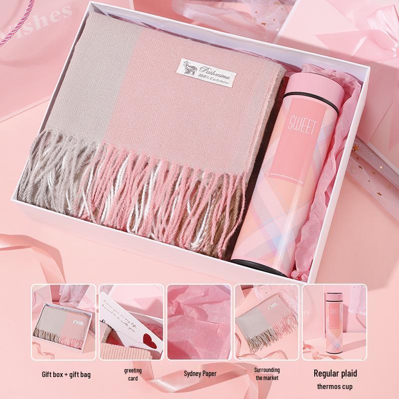 

Осенне-зимний подарочный набор: Шарф и термокружка на ее день рождения Gift Box Size: 33*25*10cm