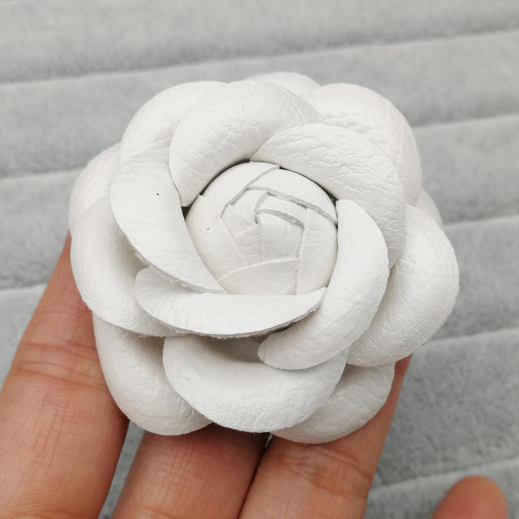 Korean Fabric Camellia Flower Brooch Pins Pearl Tassel Corsage Fashion Jewelry Brooches for Women Shirt Collar Accessories Gift