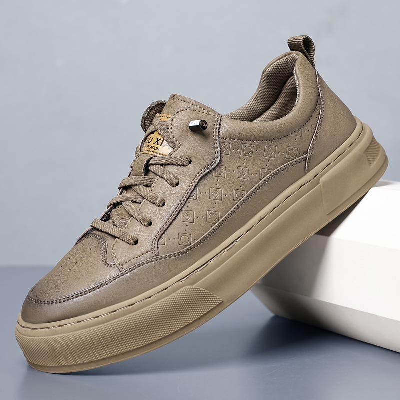 

2024 Весна и осень Новые мужские повседневные кожаные туфли ручной работы онлайн Мужские тисненые модные универсальные туфли для досок Мужские модные туфли 7787 44 хаки