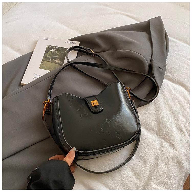 

Ретро сумка подмышку высокой ценности женская новая простая сумка-ведро нишевая текстура плечевая кроссбоди сумка для мобильного телефона