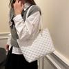 Trendy Lightweight Shoulder Bag For Women Chic Design Ideal For School Or Commute