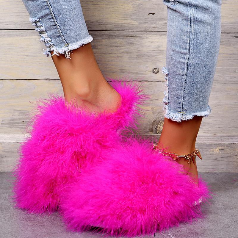 Fashion Women Luxury Fur Slippers 2025 New Lightweight Flat Half Slippers Outdoor Baotou Shoes Women Fashion Round Toe Fur Slides Woman
