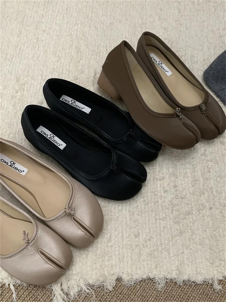 Fashion Women's Flat Bottom Pig Foot Shoes Spring New Style 2025 Split Toe Korean Version Horse Hoof Single Shoes Casual Loafers