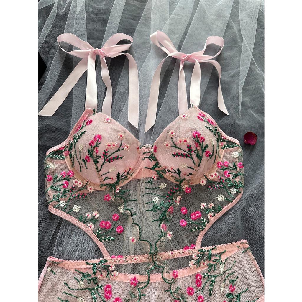 Conjunto de una pieza sexy y divertido de malla ultrafina con bordado floral francés nuevo de otoño