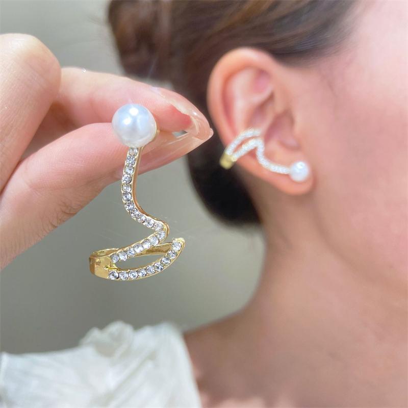 Exaggerated Irregularity Snake-shaped Full Crystal Curved Pendant Earrings for Women Temperament Jewelry Girl Friend Gift