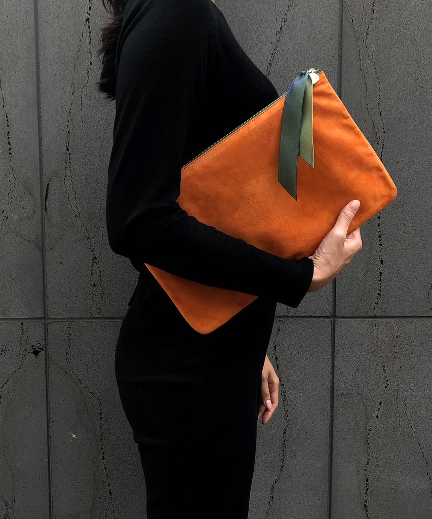 Umun In&Out Clutch [Orange]