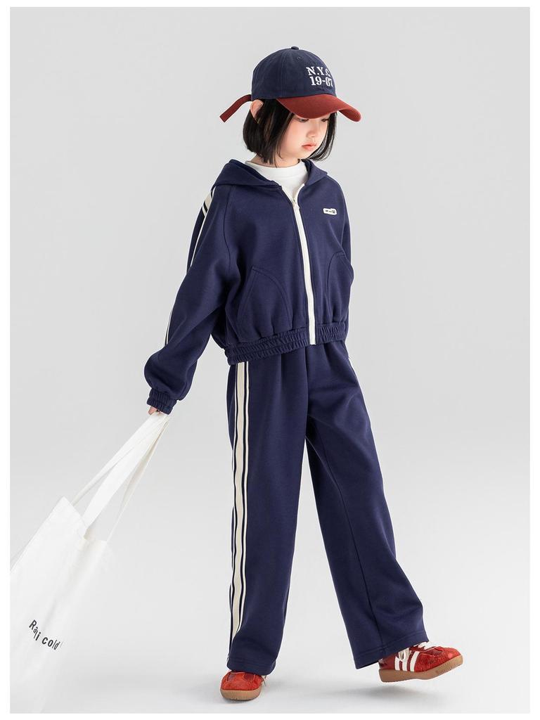 Tao Town Girls' Autumn Striped Sportswear Set - Trendy Two-Piece Casual Outfit for Children