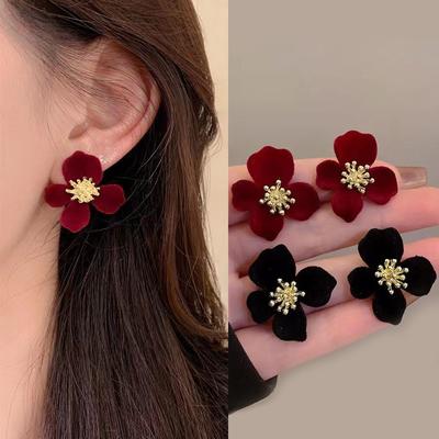 Retro Rote Ohrringe für Damen, Nischendesign, High-End Ohrringe im Stil kleiner Düfte, Blumenohrringe