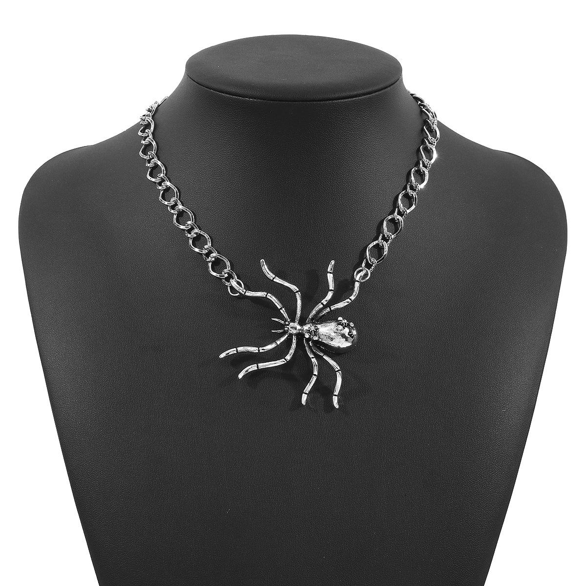 

E Halloween retro exaggerated old big spider earrings, creative three-dimensional metal chain necklace woman