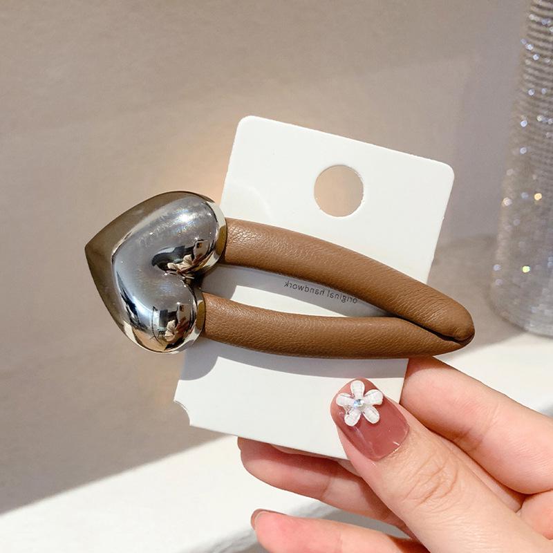 Металлическое сердце кожаная челка заколка - корейский стиль