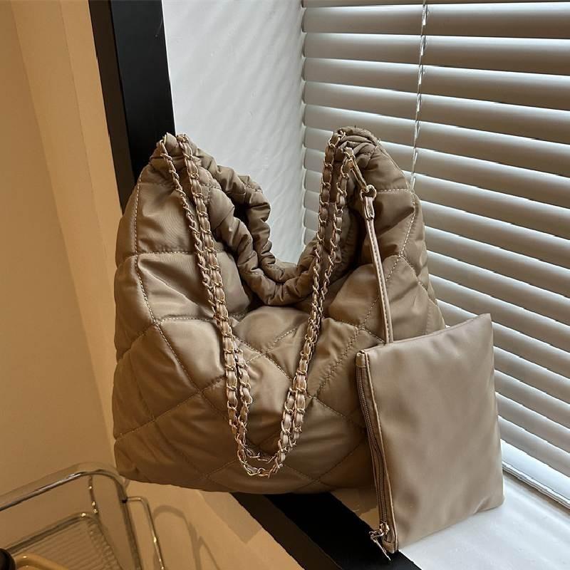 Large Capacity Diamond Grid Commuter Single Shoulder Bag For Women Simple Chain Crossbody Bucket Bag New Autumn And Winter Collection)