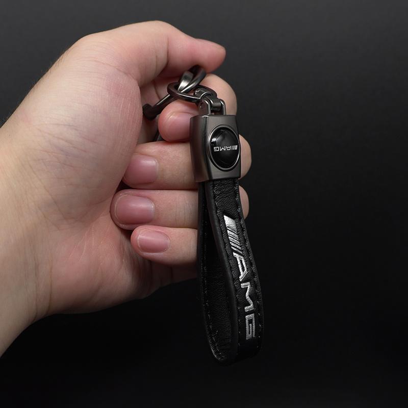 Auto Carbon Leather AMG Logo Keyring Luxury Car Keychain For Mercedes Benz W203 W204 W205 W176 W166 W212 213 CLS GLK ML A Class QY1