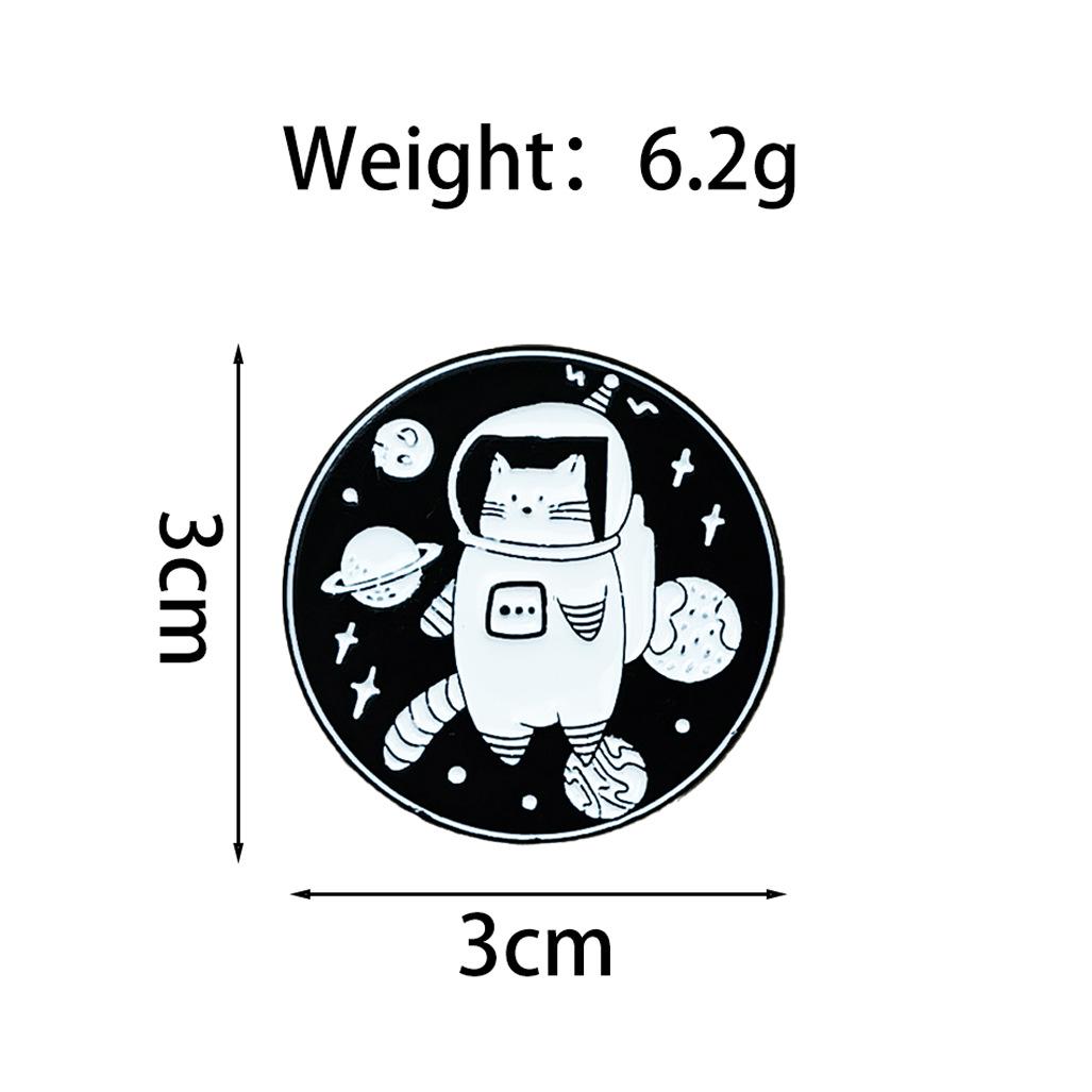 Creative Space Series: Astronaut Cat Brooch - Cute Black & White Cartoon Fashion Badge Accessory