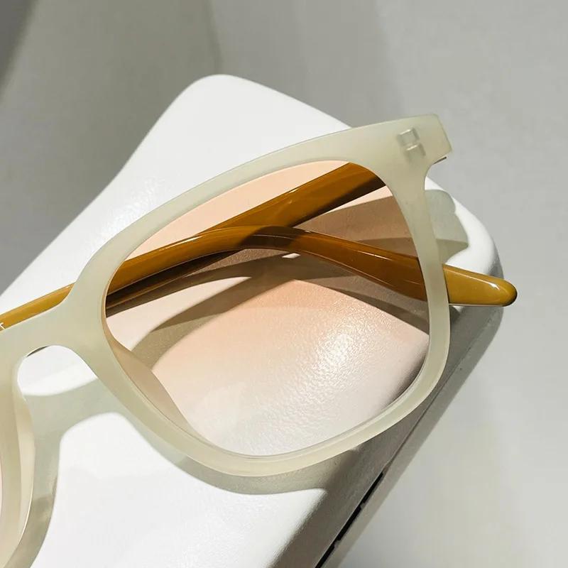 Women's New Fashion Gradient Sunglasses Simple Square Frame Outdoor Sun Shades Unisex Summer Beach Eye Protection UV400 Goggle