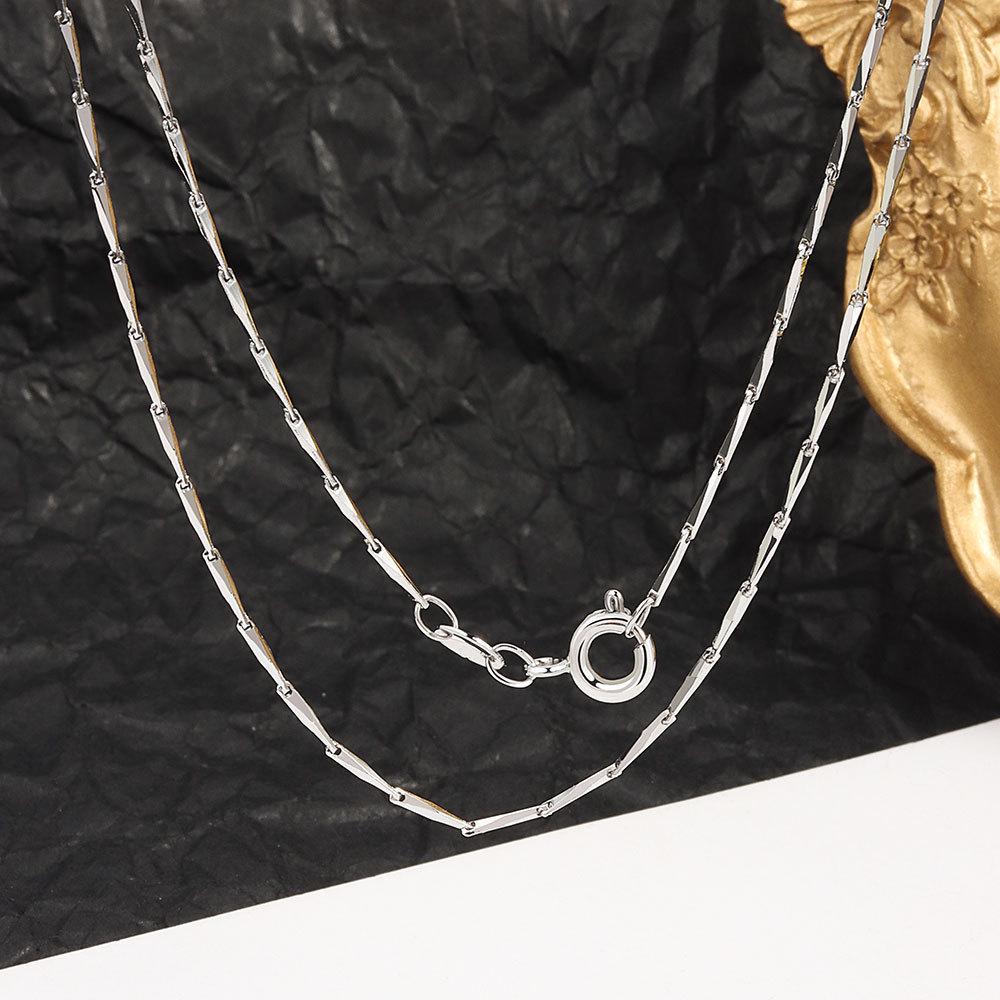 Minimalist Heart-Shaped Pendant Necklace: Light Luxury Japanese & Korean Design - Perfect Christmas & New Year Gift