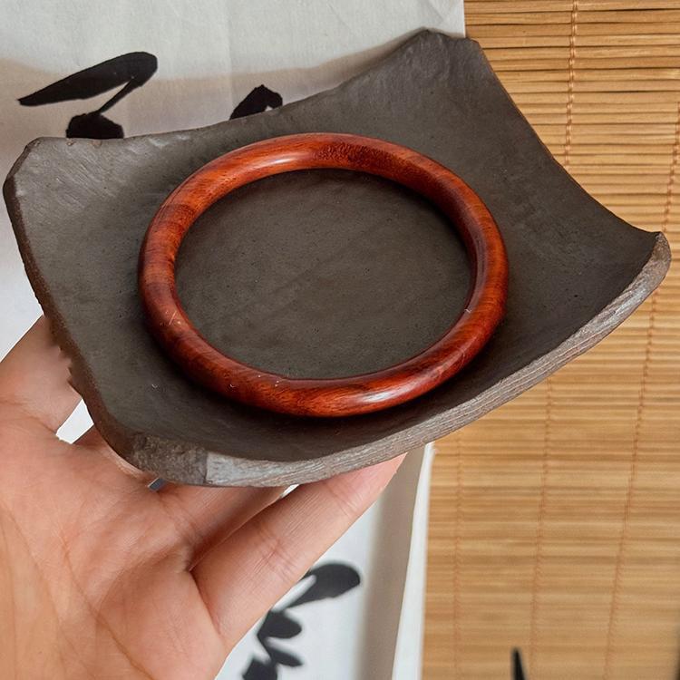 Geometric Resin Bangle: Trendy European-American Fashion Bracelet for Women