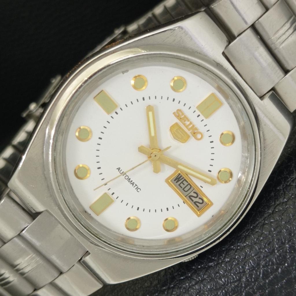 

GENUINE VINTAGE SEIKO 5 AUTOMATIC 7009A JAPAN MENS WHITE DIAL WATCH a701597-5 R206b-a701597