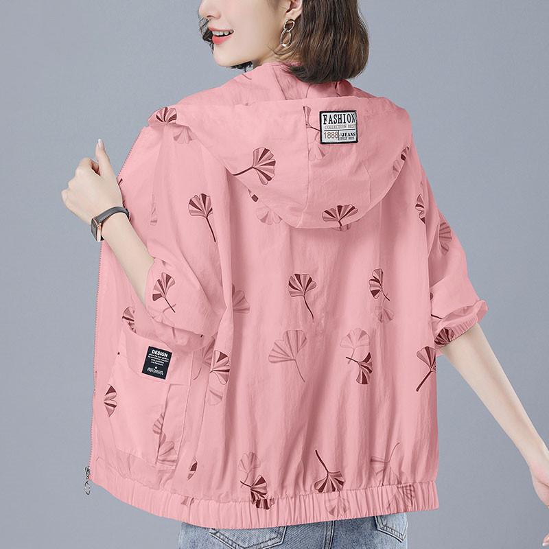 

Женская легкая куртка с капюшоном для защиты от солнца - Длинный рукав, Лето 2025, Большой размер, Свободный крой для мам среднего возраста 4XL (155-175 jins)