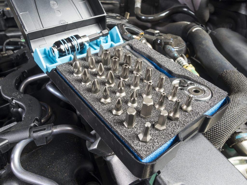 HAZET Bit Set with Ratchet Set Imported from Handle, 6.35mm (1/4") Drive, 33-Piece [Officially Japan] 863MBIT/33