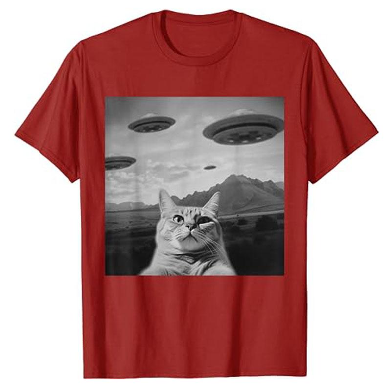 Alien Cat UFO T-Shirt Cat Selfie with UFOs Alien Extraterrestrial UFO Believer Tee Humor Funny Kitty Lover Graphic Outfits Gifts