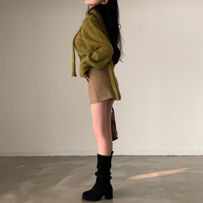 Elegantní Zimní Nové Retro Svetry s Dlouhým Rukávem a Výstřihem do V Dámská Móda Slim Fit Dlouhý Rukáv Dámské Svetrové Bundy Jednobarevné Ležérní Krátké Svetry 25530