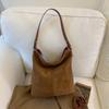 Stylish commuter large-capacity tote bag women's 2025 autumn new suede retro fashion casual shoulder bag bag