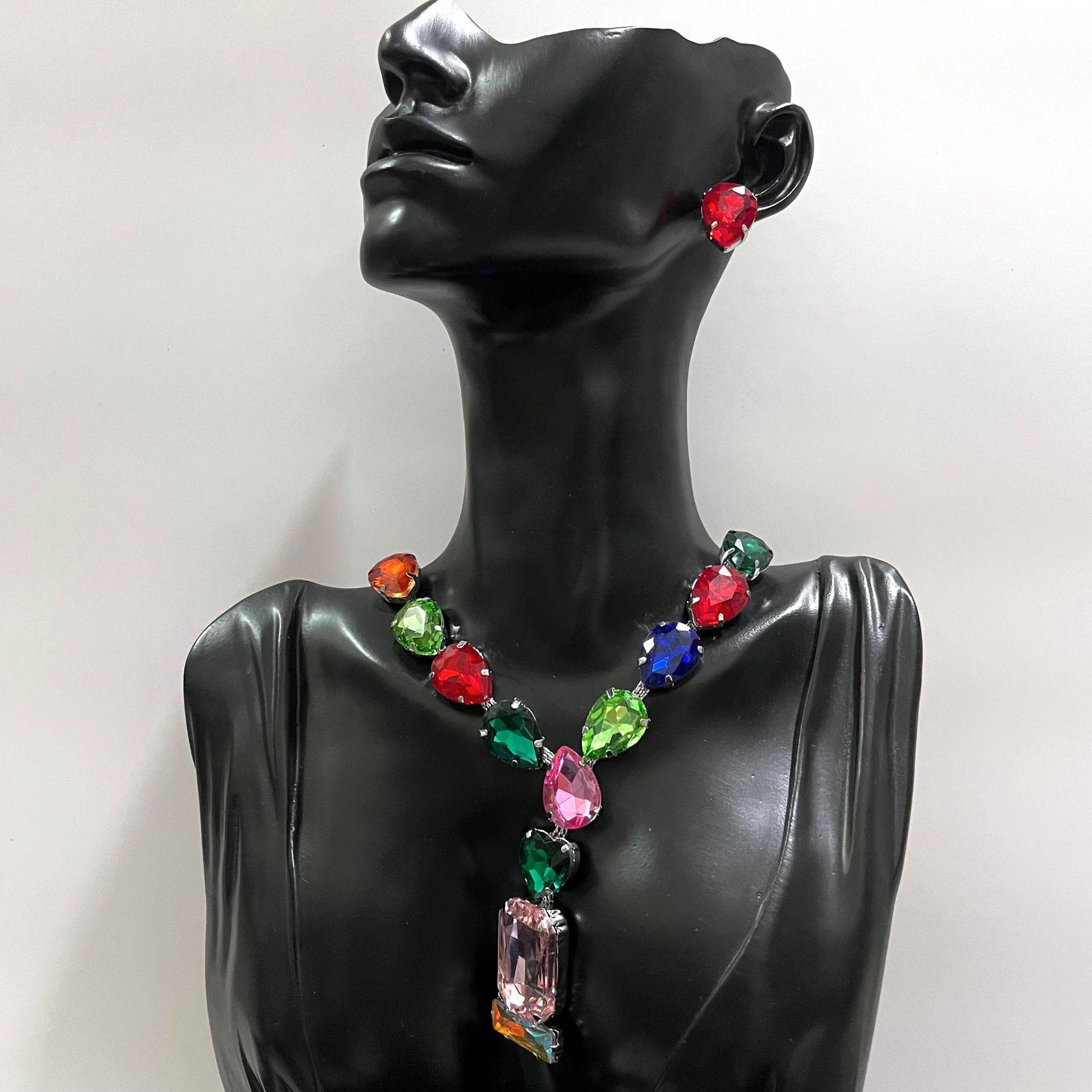 Exquisite Crystal Rhinestone Choker: European & American Style with Rectangle, Oval, Waterdrop Design for High-End Fashion Flair