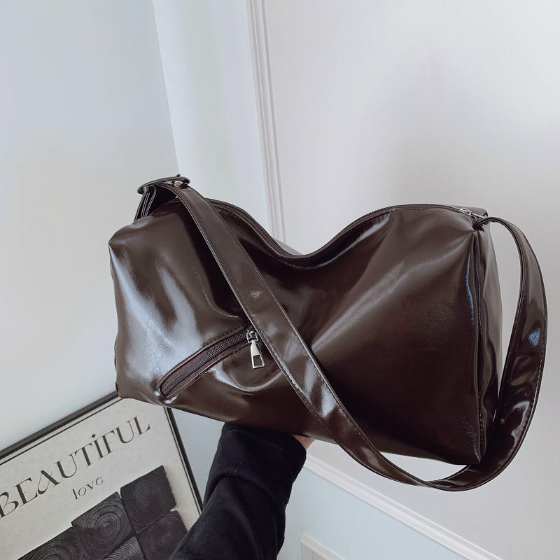 Large capacity fashion glossy handbag bag women's autumn and winter new fashion pillow bag simple shoulder oblique span bag