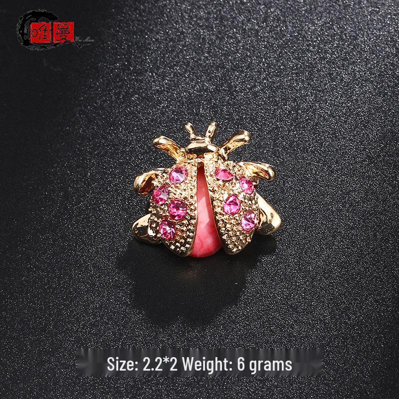 

Летняя брошь-пчела: Милая и простая металлическая брошь для выреза