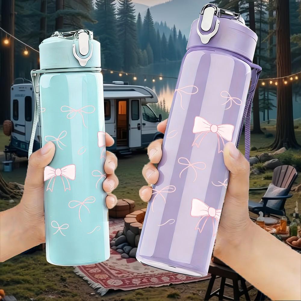 1PC Soft Pink Bow Repeat Pattern 750ml Color Plastic Sports Water Bottle Leakproof Flip Straw Lid Suitable for Sports Office Home Use