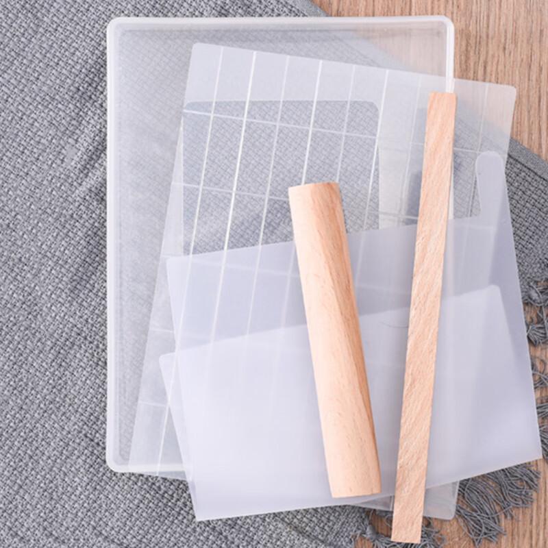 

Nougat & Snowflake Crisp 5-Piece Mold Set