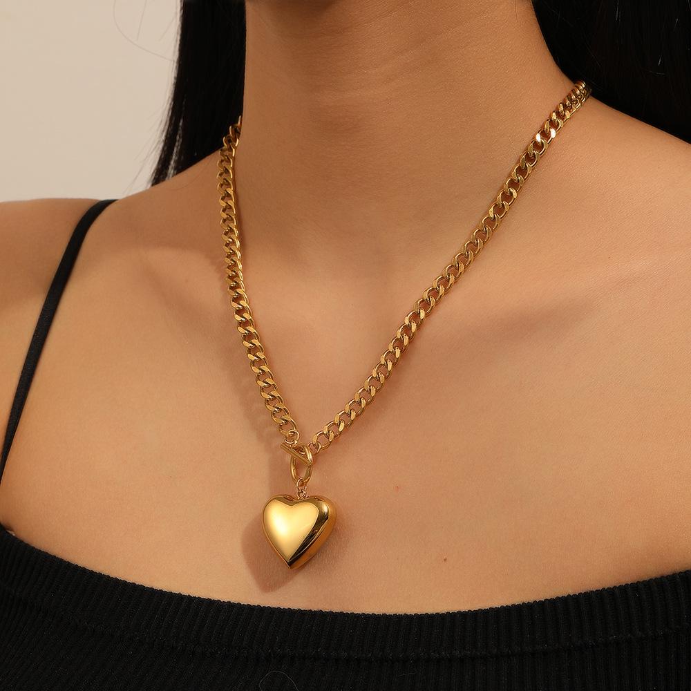 Glossy Heart Titanium Steel Necklace with OT Buckle and Side Chain