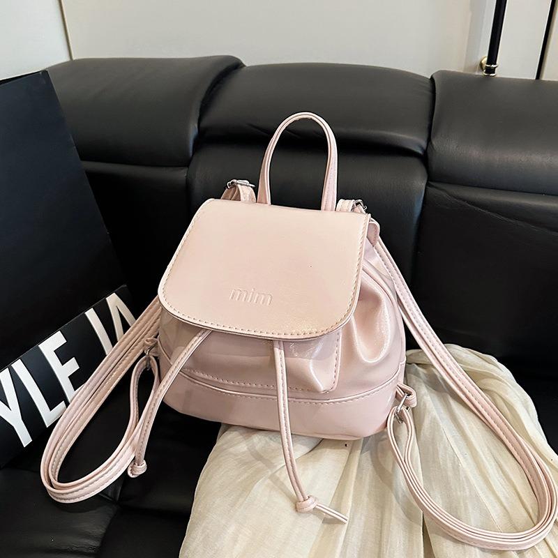 Simple and versatile niche design women's backpack new popular casual small backpack fashion travel small schoolbag