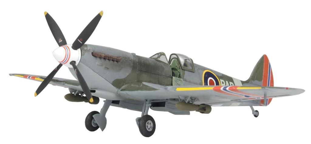 PLATZ 1/72 WWII British Spitfire Mk. IXC Plastic Model Kit with Photo-Etched Parts (AE-30)