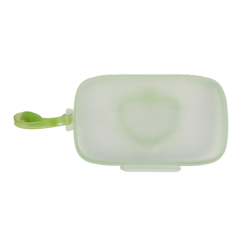1PC PP Material Portable Heart-Shaped Wet Wipe And Mask Storage Box with Snap Closure for Kids Travel Tissue Holder