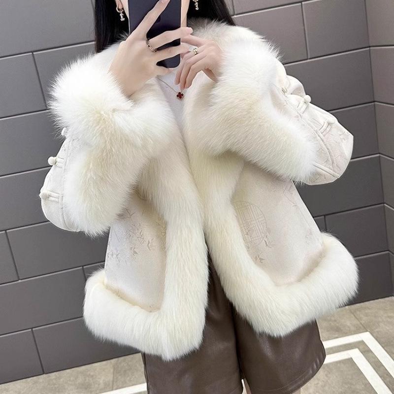 Trendy Women's Faux Fox Fur Coat - Youthful & Stylish Cotton-Padded Winter Jacket 2024