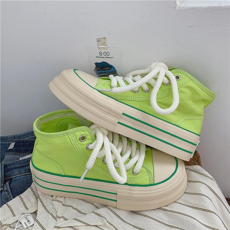 Herbst 2025 mittlere Hilfe Plattform Student Canvas Schuhe Damen Trend Koreanische Version Board Schuhe Sport und Freizeit Damenschuhe