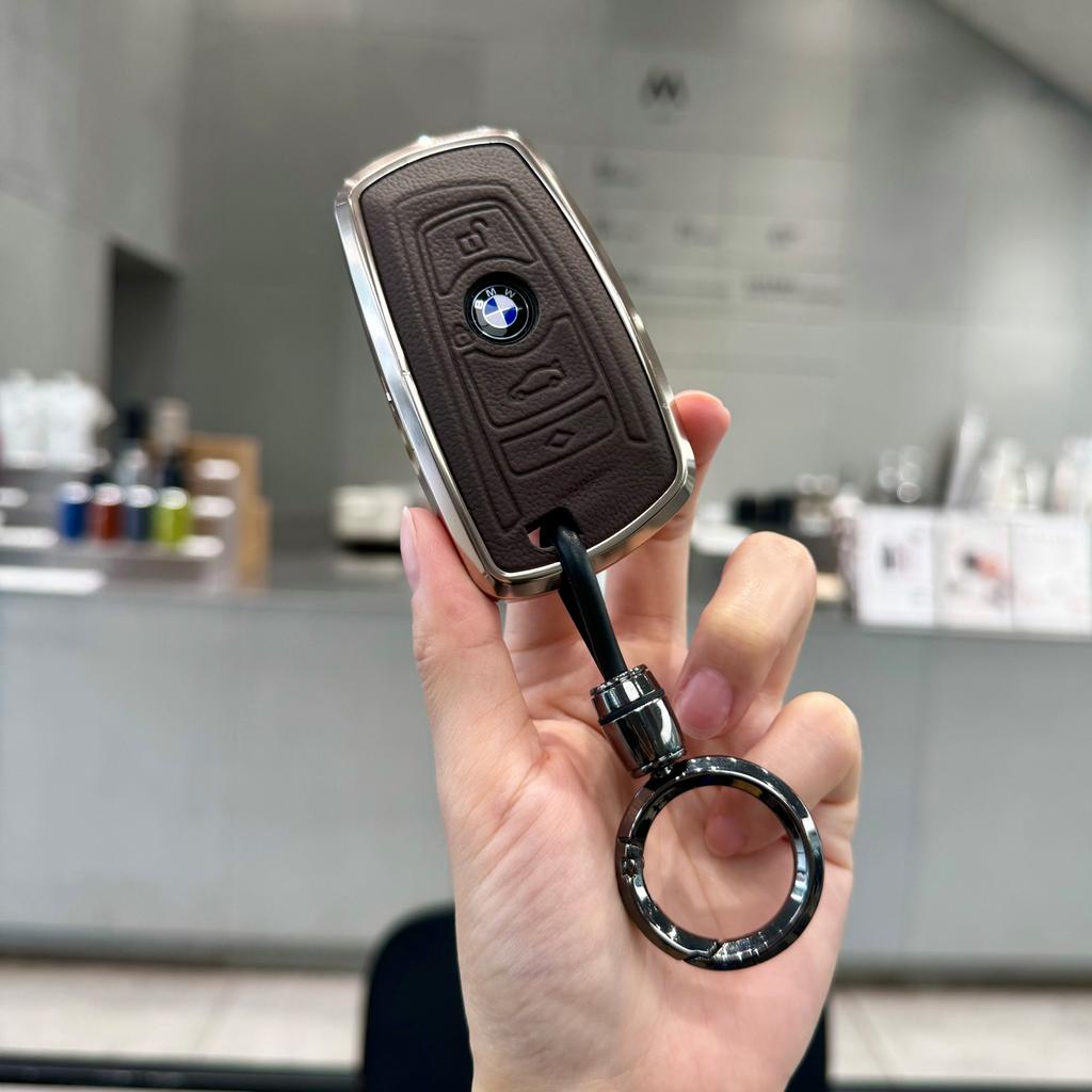 BAES5 New 2025 NEW Metal Car Key Case Cover Shell Fob For BMW i7 X7 G07 LCI iX I20 X1 U11 7 Series G70 G09 XM U06 G81 M3 2023 Protecto