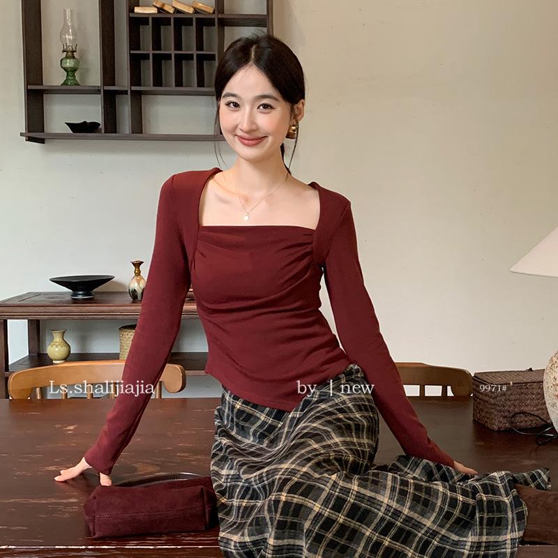 

Elegant French Slim Fit Square Neck Top - Winter 2024 Collection Small абрикосовий