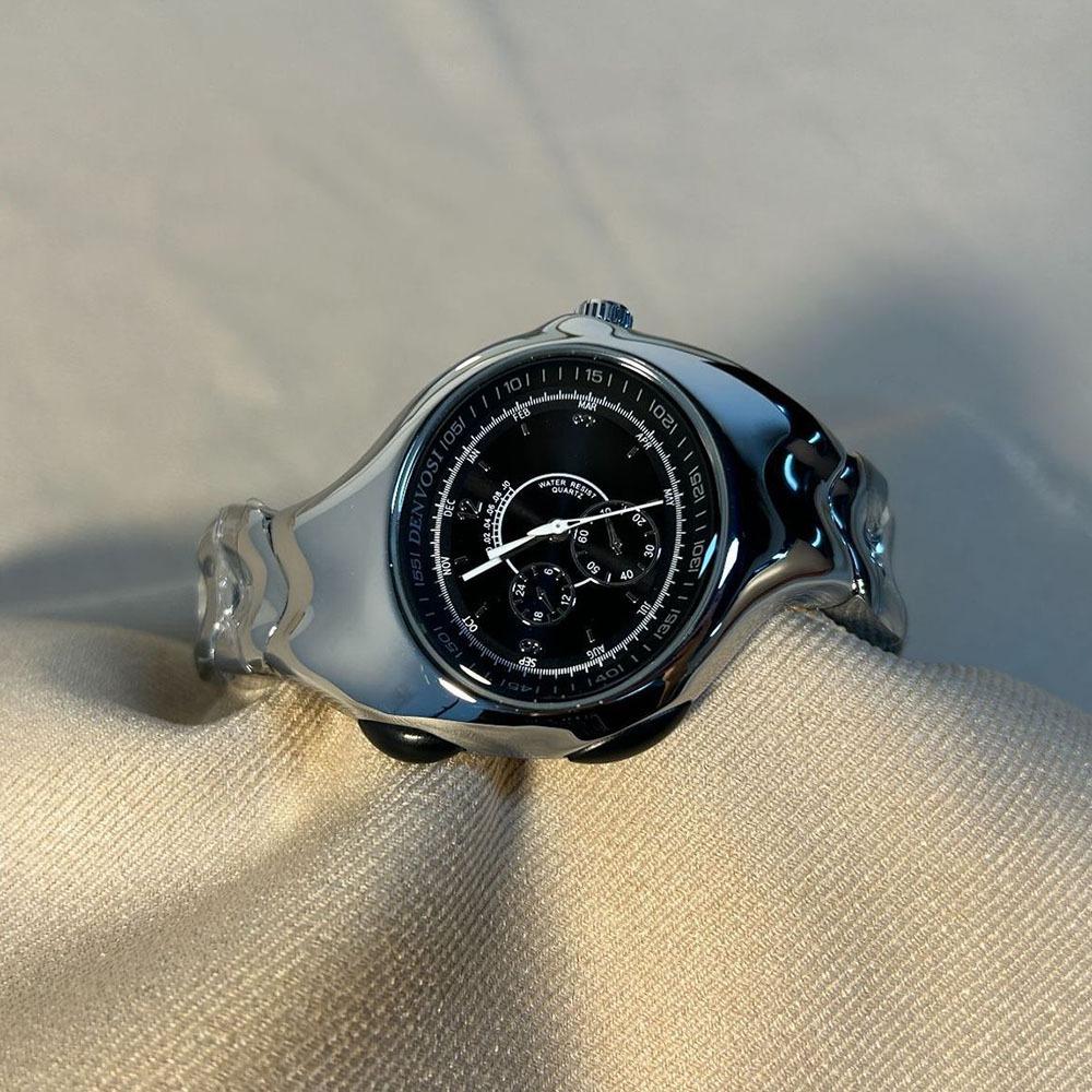 Stainless Steel Strap Men Watches Waterproof Silver Quartz Wristwatches Quartz Movement Distorted Design Alien Twist Watch