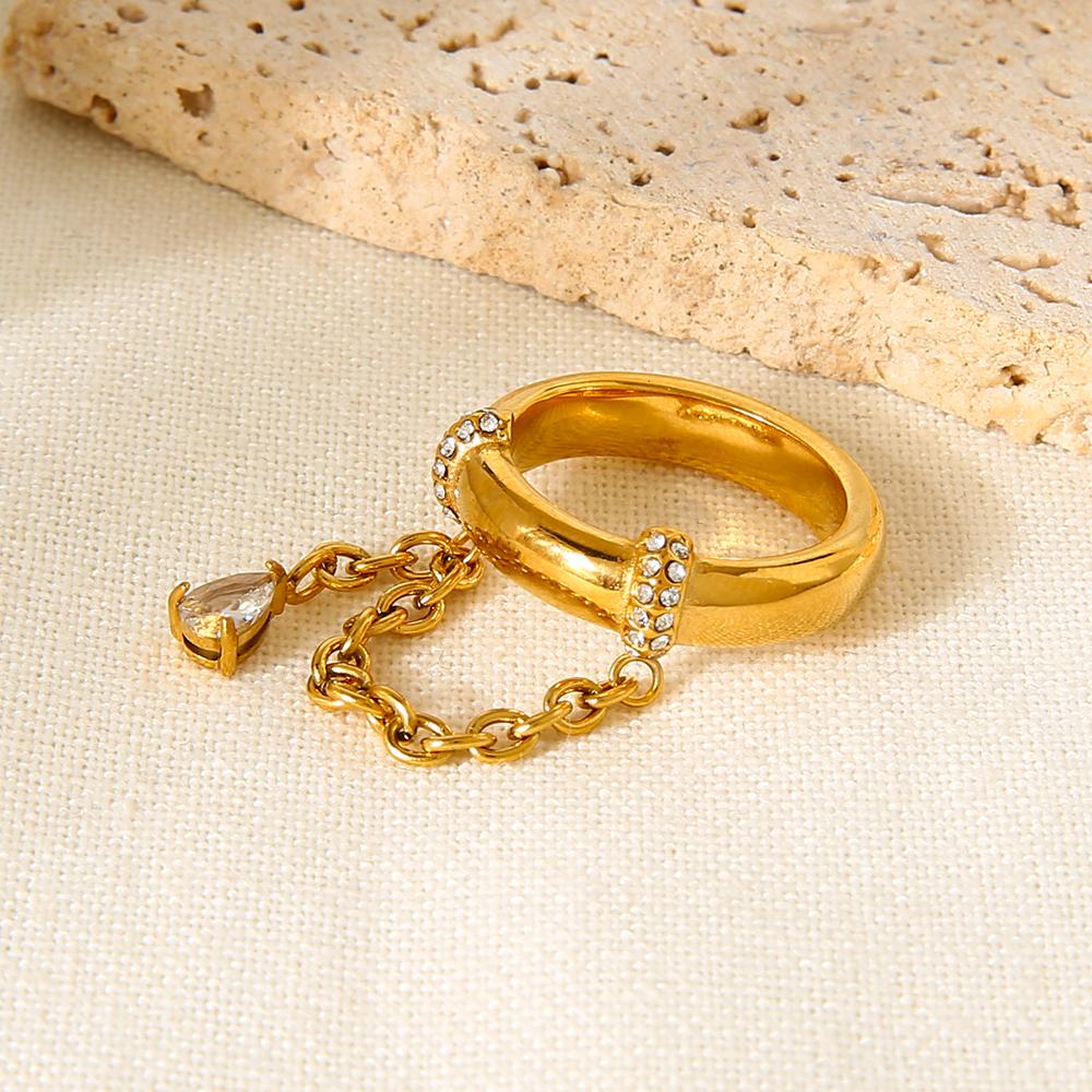 New Arrival Luxury Jewelry 18K Gold Plated Waterproof Stainless Steel Tassel Clear Cubic Zircon Stacking Finger Ring for Women