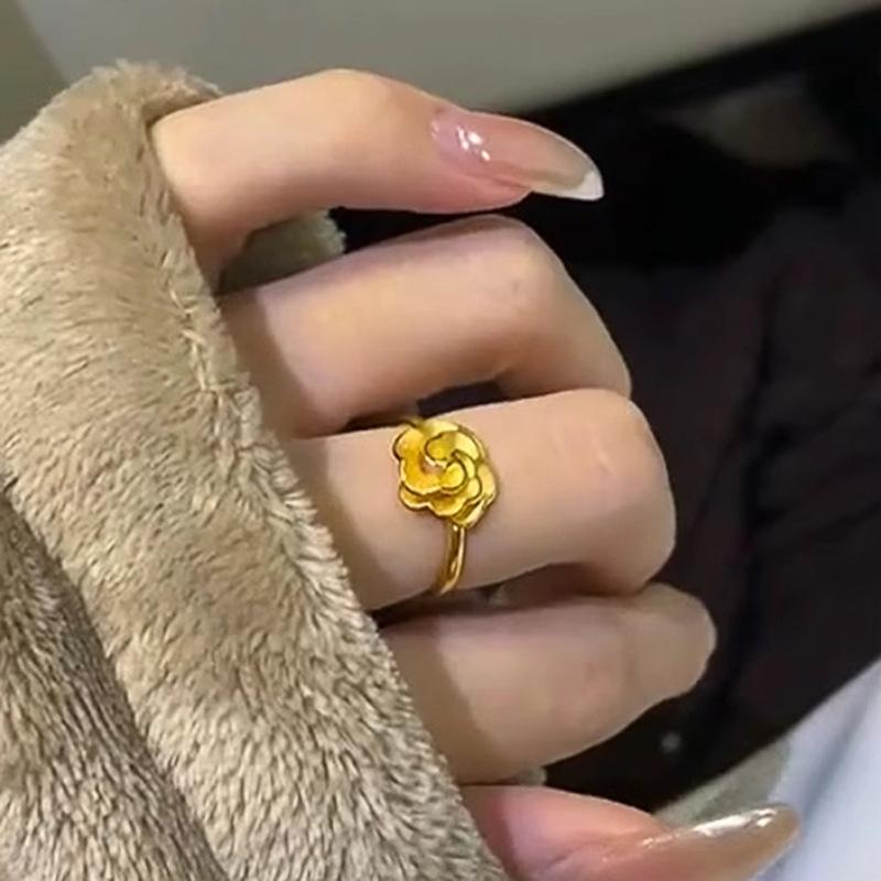 Antique Gold Craftsmanship Frosted Floral Rings for Women Simple Luxurious Fashionable Rose Ring Adjustable Party Jewelry Gift