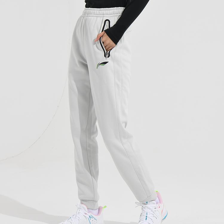 Li Ning Badminton Series Solid Color Logo Print Cuffed Fleece Casual Knitted Sports Pants Women Bottoms Water-Gray AKLS986-1